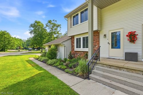 e-10125 Driftwood Cv, Aurora, OH, 44202-9002 | Card Image