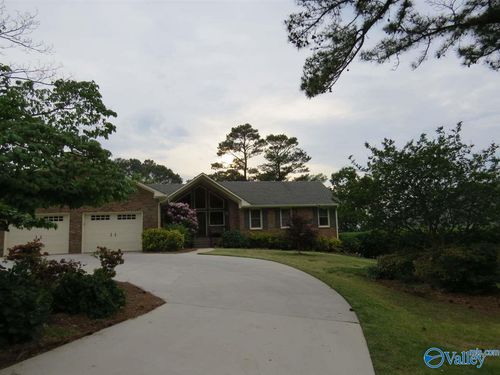 791 Signal Point Rd, Guntersville, AL, 35976-8043 | Card Image