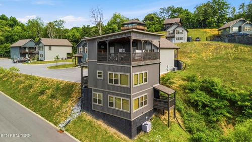 42-1654 Veterans Blvd, Sevierville, TN, 37862 | Card Image