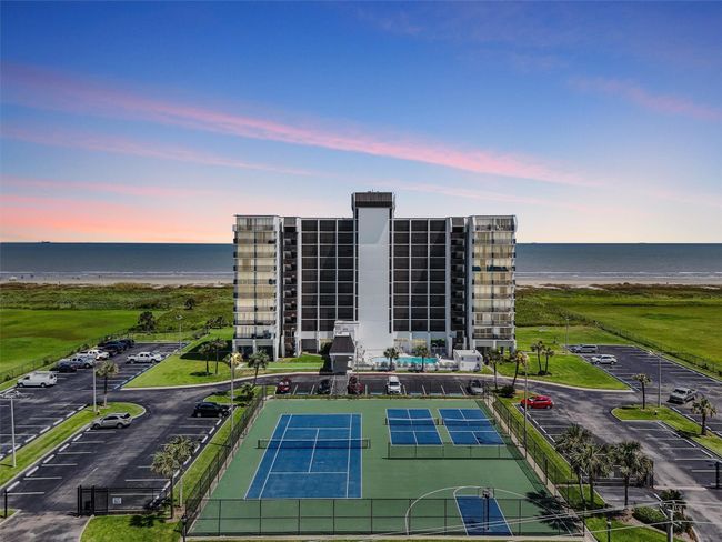 APT-804 - 415 E Beach Dr, Condo with 0 bedrooms, 1 bathrooms and null parking in Galveston TX | Image 32