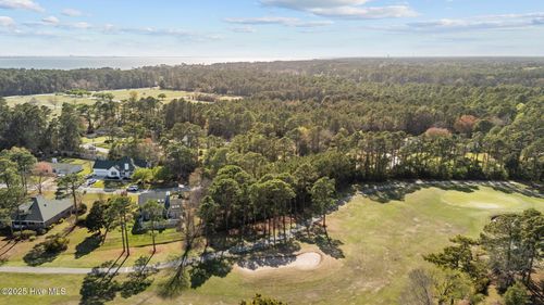 215 Oak Dr, Morehead City, NC, 28557-9609 | Card Image