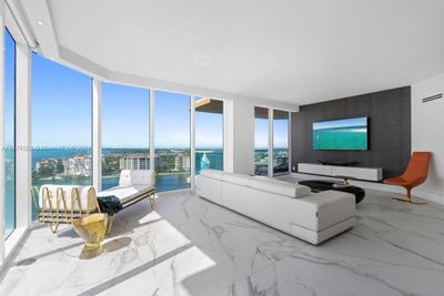 2201 - 300 S Pointe Dr, Condo with 3 bedrooms, 2 bathrooms and null parking in Miami Beach FL | Image 3