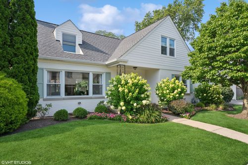 244 Elm St, Glenview, IL, 60025-4909 | Card Image