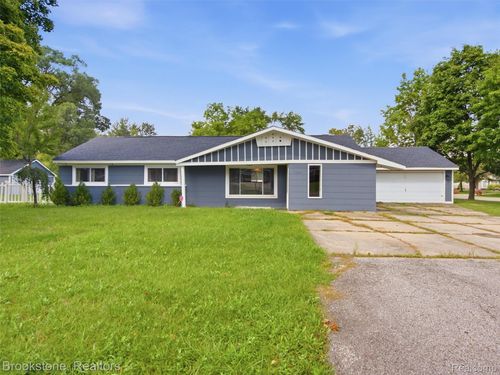 1926 Swaranne Dr, West Bloomfield, MI, 48324-1054 | Card Image