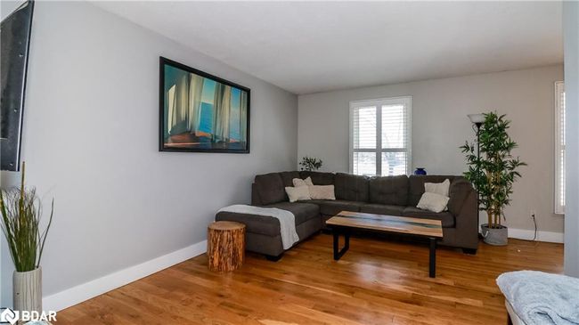 51 Christie Cres, House other with 4 bedrooms, 2 bathrooms and 5 parking in Barrie ON | Image 10
