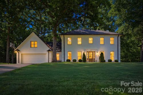 1015 Thistle Ct, Charlotte, NC, 28211-5670 | Card Image