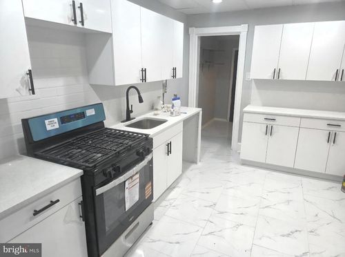 19 Cuyler Ave, Trenton, NJ, 08609-1517 | Card Image