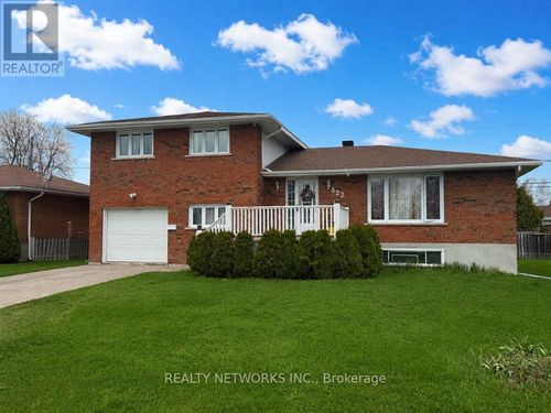 522 Spooner Dr, Timmins, ON, P4N4R5 | Card Image