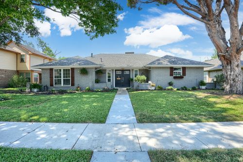 533 Country View Ln, Garland, TX, 75043-5615 | Card Image
