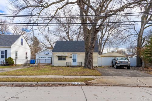 25430 Eureka Dr, Warren, MI, 48091-1401 | Card Image