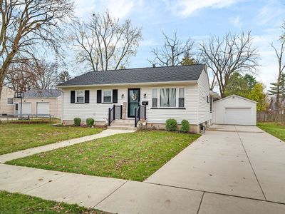 320 Boulevard Street, House other with 2 bedrooms, 2 bathrooms and 1 parking in Sandwich IL | Image 1