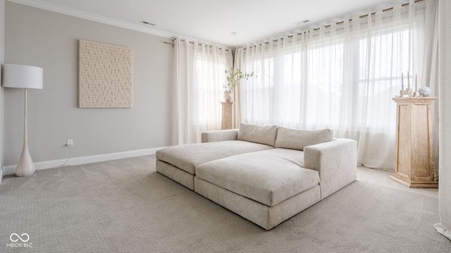 Private sitting area in the primary suite | Image 9