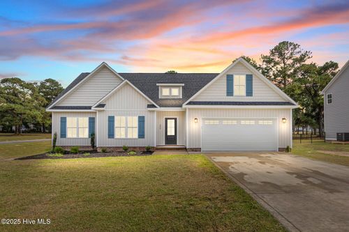 406 Mulligan Ln, Jacksonville, NC, 28540-5081 | Card Image