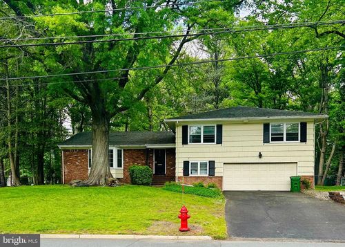 27 Clive Hills Rd, Edison, NJ, 08820-3657 | Card Image