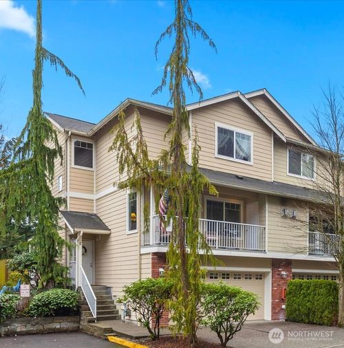 b5-15508 35th Ave W, Lynnwood, WA, 98087-2327 | Card Image