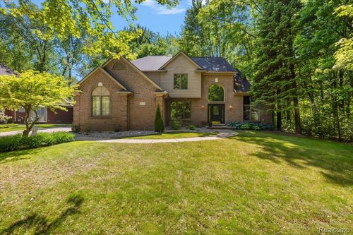 53629 Wayburn Ct, Shelby Township, MI, 48315-1331 | Card Image