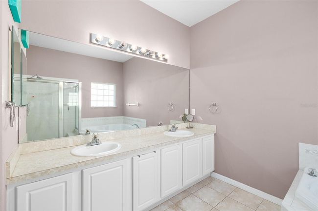Master Bathroom | Image 18