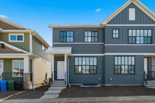 131 Royston Way Nw, Calgary, AB, T3L0K2 | Card Image