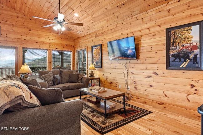 880 Great Smoky Way, House other with 4 bedrooms, 4 bathrooms and null parking in Gatlinburg TN | Image 19