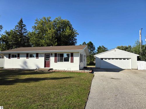 1825 E North Boutell Rd, Linwood, MI, 48634-9512 | Card Image