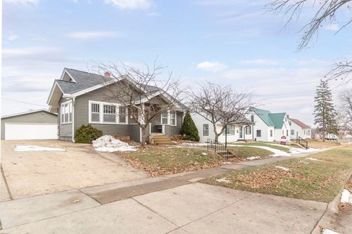 1843 Forest Ave, Waterloo, IA, 50702-1713 | Card Image