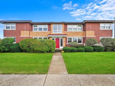 1W - 10351 Dickens Street, Home with 2 bedrooms, 1 bathrooms and 2 parking in Westchester IL | Image 1