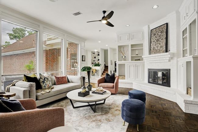 5411 Pine St, House other with 5 bedrooms, 5 bathrooms and 3 parking in Bellaire TX | Image 24