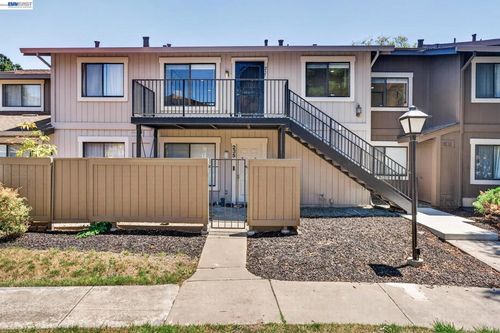 237 Galano Plz, Union City, CA, 94587-3737 | Card Image