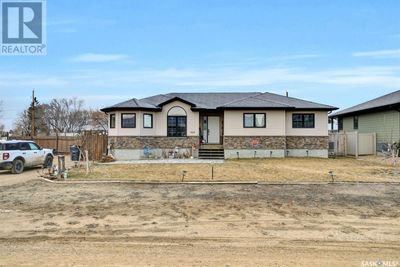 668 Riche St, House other with 5 bedrooms, 2 bathrooms and null parking in Bethune SK | Image 3