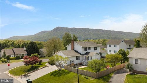 590 Fulton Dr, STRASBURG, VA, 22657-2844 | Card Image