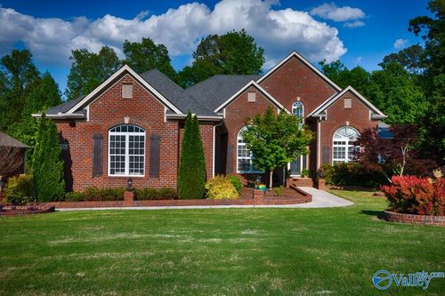 246 Bishop Farm Way Nw, Huntsville, AL, 35806-6002 | Card Image