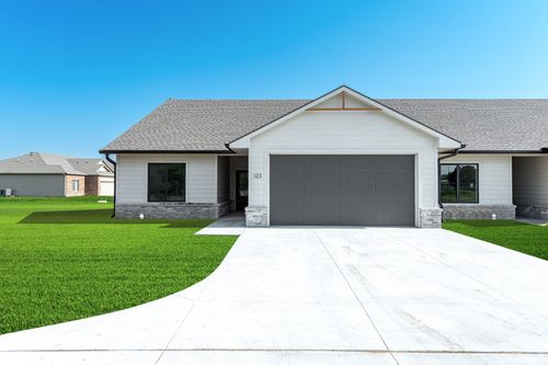 123 N Sheridan Ave, Valley Center, KS, 67147-4807 | Card Image