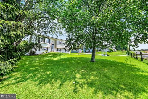 3370 Grandview Dr, YORK HAVEN, PA, 17370-9252 | Card Image