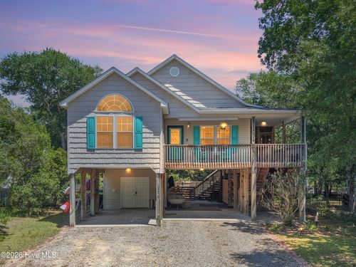 108 Se 22nd St, Oak Island, NC, 28465-6135 | Card Image