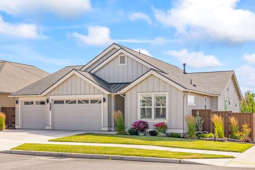 3827 Ne Oakside Loop, Bend, OR, 97701-5916 | Card Image