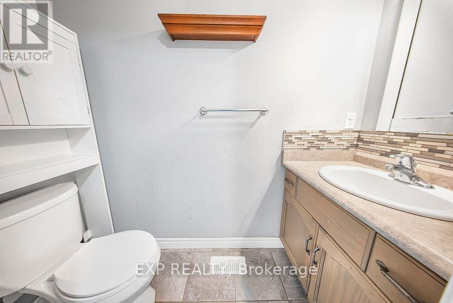 Residential Lease in Woodstock (Woodstock - North) 4