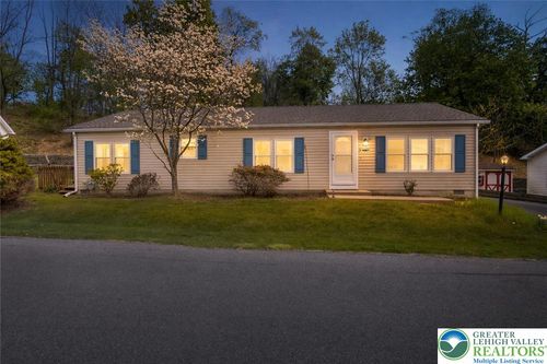 7 Abbey Rd, Easton, PA, 18040-8392 | Card Image