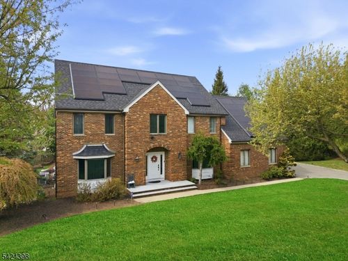 8 Danielle Dr, Wayne, NJ, 07470-2538 | Card Image