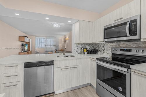 apt-603-609 Ne 14th Ave, Hallandale Beach, FL, 33009-3684 | Card Image