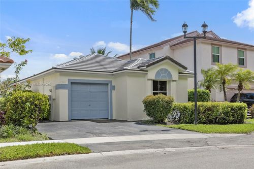 7572 Nw 3rd St, Plantation, FL, 33317-2275 | Card Image