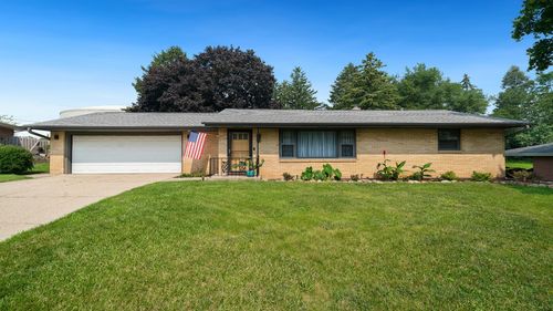 712 Bluecrest Dr, Rockford, IL, 61107-3702 | Card Image