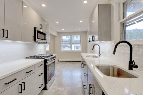 a-210 Kearsing Pkwy, Monsey, NY, 10952-2206 | Card Image