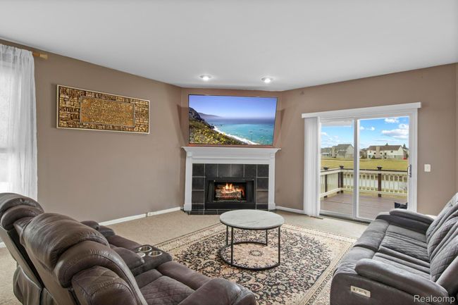 FAMILY ROOM | Image 20