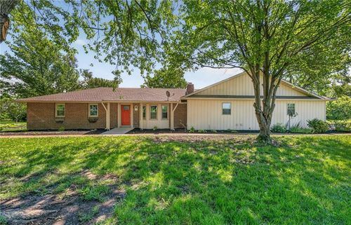 7743 Se Fred Evans Rd, Lawson, MO, 64062-6218 | Card Image