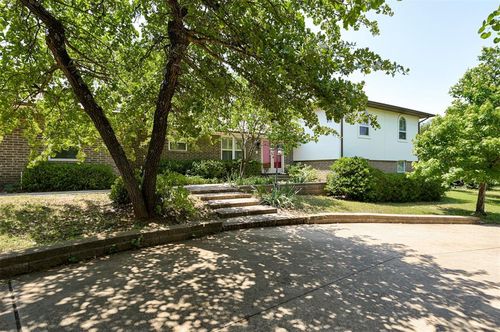 2400 Old Farm Rd, Edmond, OK, 73013-6703 | Card Image