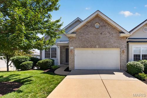 42-5105 Worthington Ter, Saint Louis, MO, 63128-2790 | Card Image