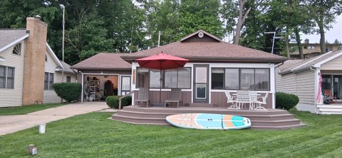 67479 Territorial Rd, Lawrence, MI, 49064-8736 | Card Image