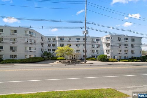 333 Grand Ave, Palisades Park, NJ, 07650-1251 | Card Image