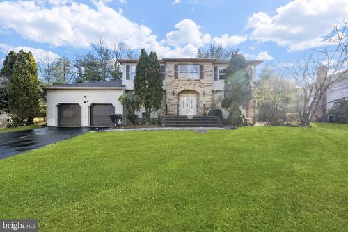 16 Glenbrook Ct, LAWRENCEVILLE, NJ, 08648-5551 | Card Image