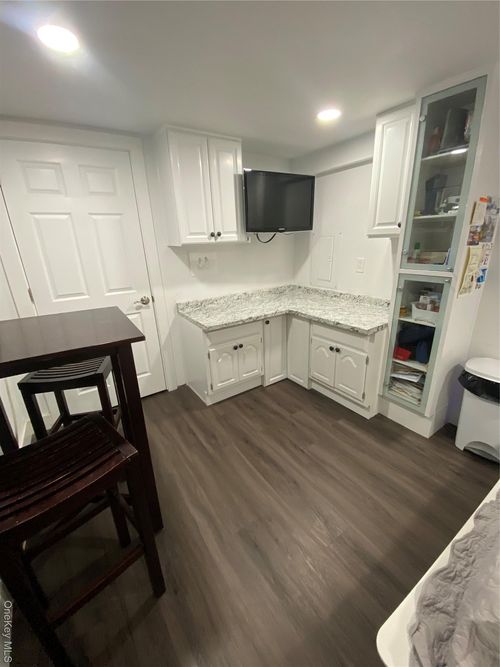unit-5-725 E Avenue Ext, Riverhead, NY, 11901-2631 | Card Image